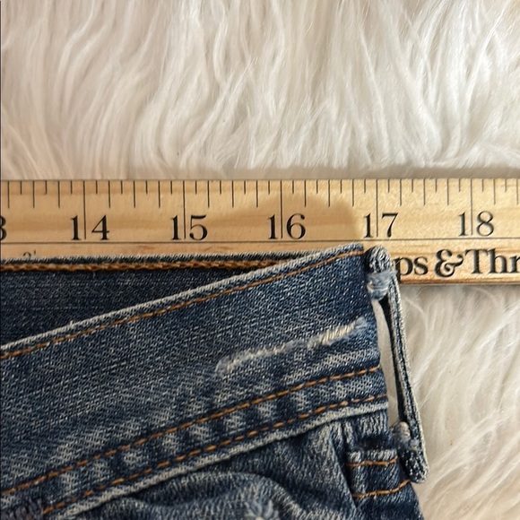 Hollister Blue Straight Leg Jeans with Vintage Appeal - Picture 10 of 11